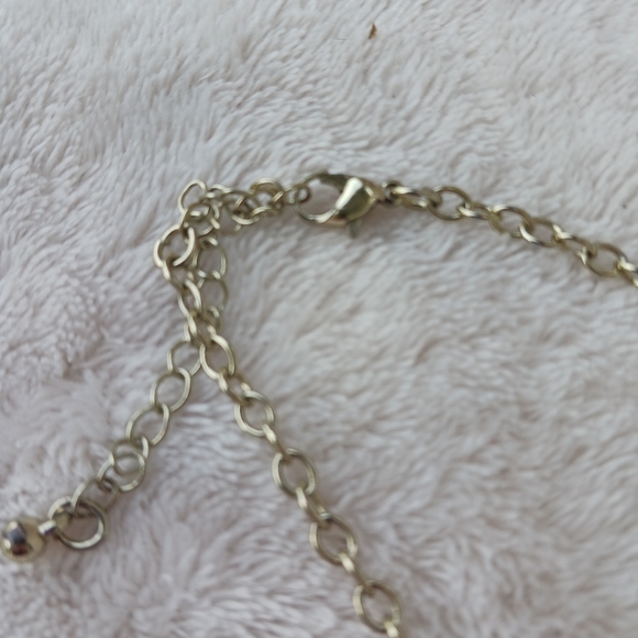 LAYERED FAUX PEARL NECKLACE BIB - Picture 5 of 5